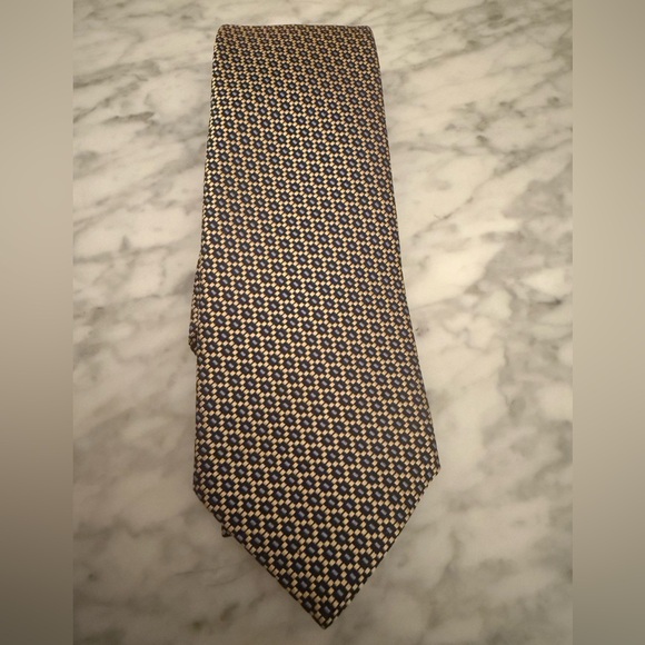 Charvet Silk Navy Pale Blue and Beige/Gold Geometric Tie Excellent Condition
